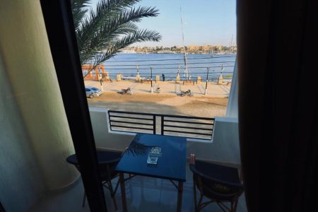 🌅  | Location & View