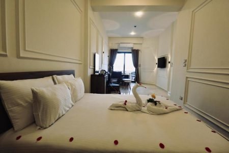 Deluxe Double Room with Balcony – Relaxing Stay in Luxor